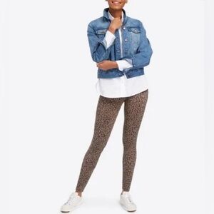 SPANX look at me now seamless leggings in leopard print, size large. Like new